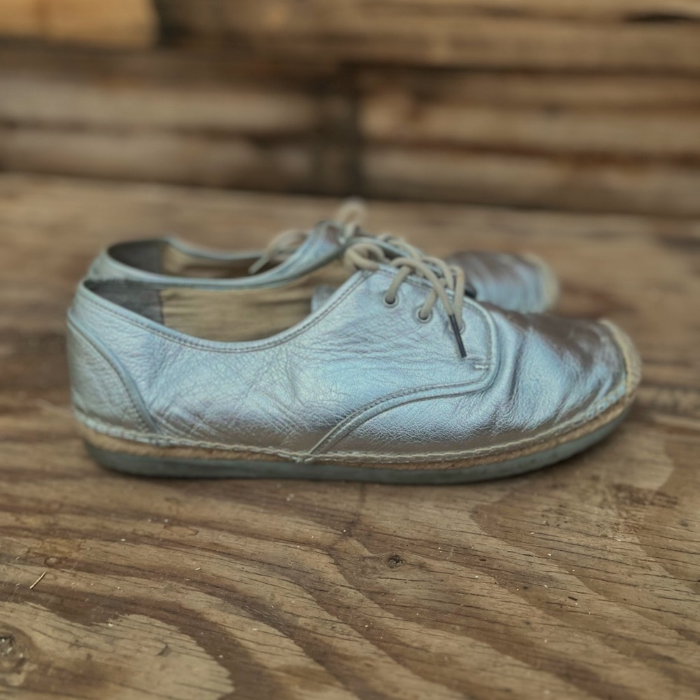MICHAEL KORS | Metallic Silver Lace-Up Shoes 10.5